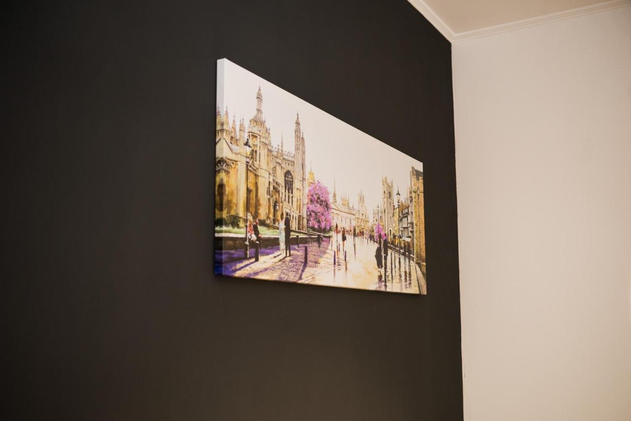 Modern Apartment Lviv Exterior photo